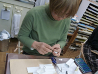 バラのような形を作るN中さん。