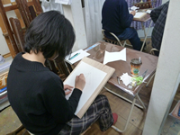 シンプルなモチーフを描写するフキちゃん。